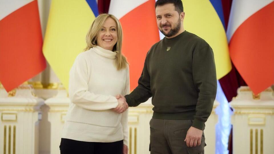 Зеленський (праворуч) висловив подяку Мелоні за її особисте лідерство у неослабній підтримці українського народу
