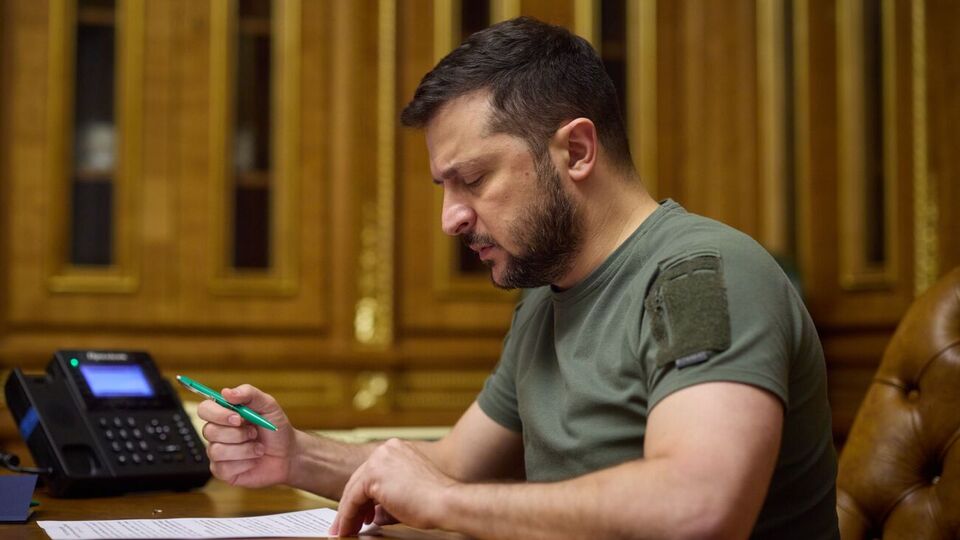 Украина не начинала войну против РФ, но должна восстановить территориальную целостность, отметил в беседе с главой КНР Зеленский