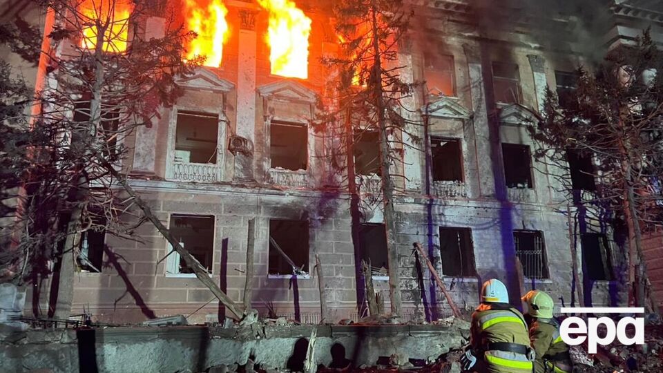 Рятувальникам удалося оперативно ліквідувати пожежу, триває розбір конструкцій
