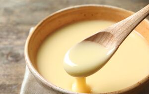 Консистенция сгущенки регулируется временем уваривания молока с сиропом