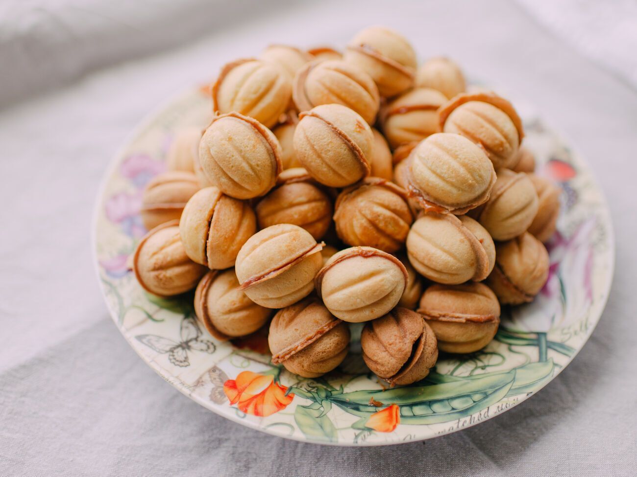 Готовые орешки необходимо перед подачей на стол несколько часов подержать в холодильнике