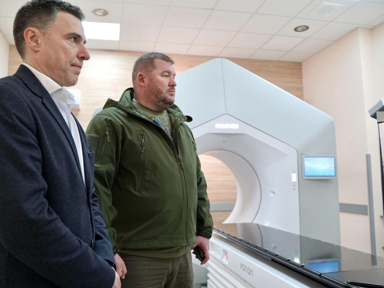Лунін розповів, що апарат уже встановили в Полтавському обласному онкологічному диспансері
