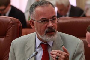 22 ноября 2022 года Табачнику сообщили о подозрении в госизмене за организацию "референдумов" на оккупированных территориях Украины