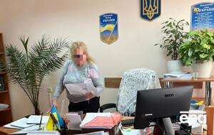 Про підозру судді повідомили за ч. 2 ст. 111 Кримінального кодексу України (державна зрада)