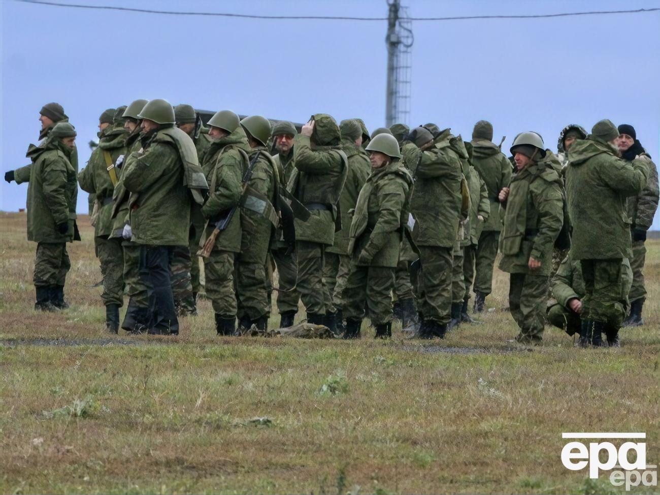 В одному з польових таборів окупантів, розгорнутих на території Старобільського району, здійснюють підготовку приблизно 500 ув'язнених, зазначили у Генштабі ЗСУ