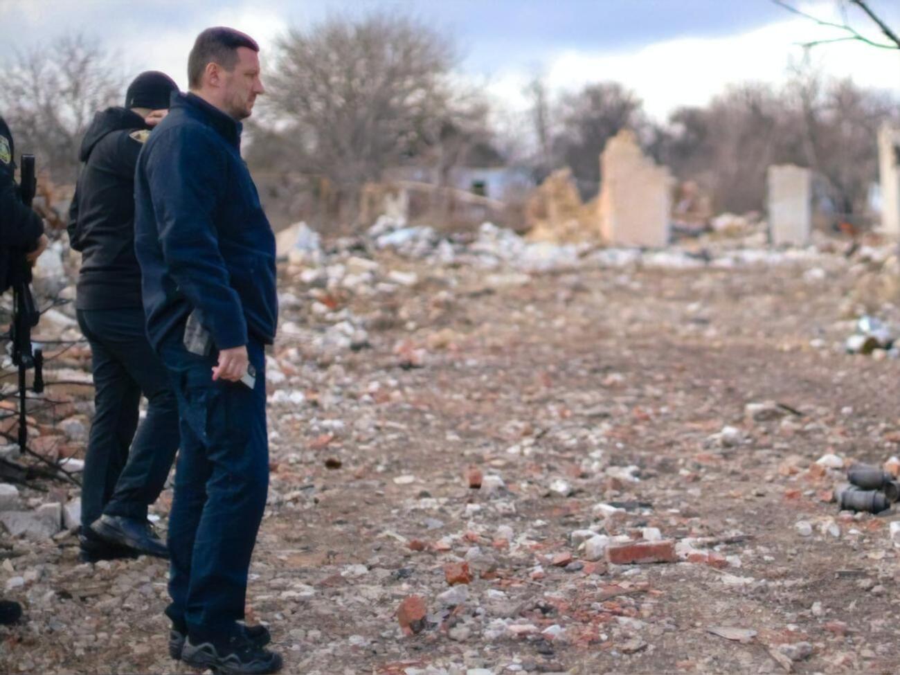 Окупанти вдарили по житловому будинку в Одрадокам'янці, коли на подвір'ї були мирні люди, зазначив Прокудін