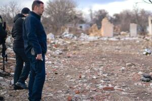 Окупанти вдарили по житловому будинку в Одрадокам'янці, коли на подвір'ї були мирні люди, зазначив Прокудін