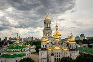 Кабмін України 30 березня ухвалив рішення про передання майна Києво-Печерської лаври в управління державі