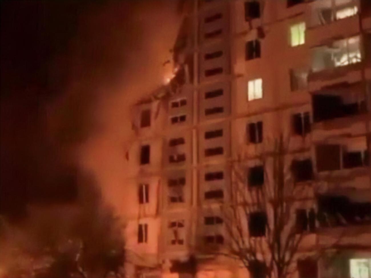 Одна з ракет поцілила в дев'ятиповерховий будинок в Умані