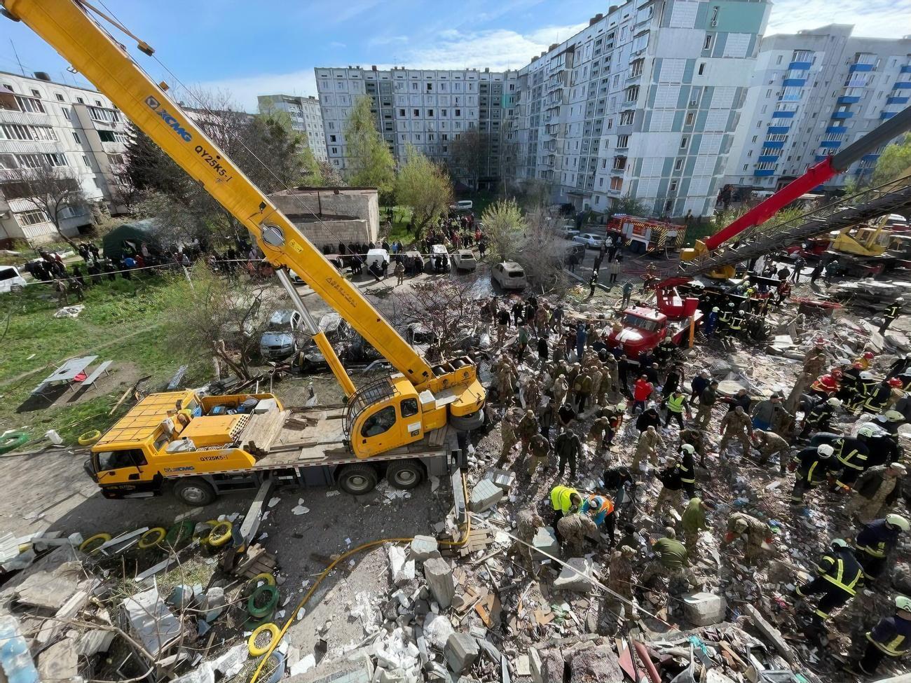 За попередніми даними, у багатоповерхівку в Умані влучила ракета Х-101