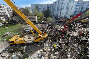 По предварительным данным, в многоэтажку в Умани попала ракета Х-101