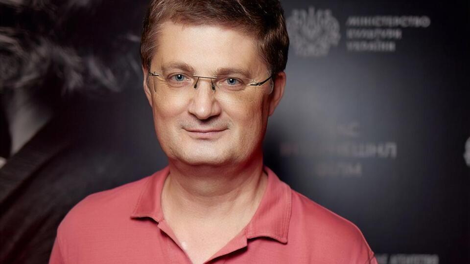 З 1999-го до 2019 року Кондратюк був співавтором, продюсером і ведучим програми "Караоке на майдані"