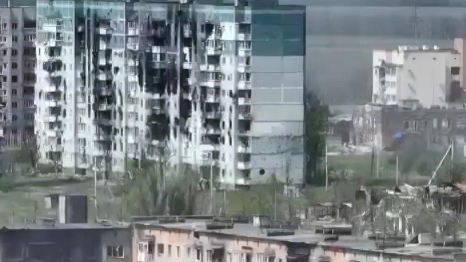Російські окупанти й далі знищують залишки житлової забудови Вугледара