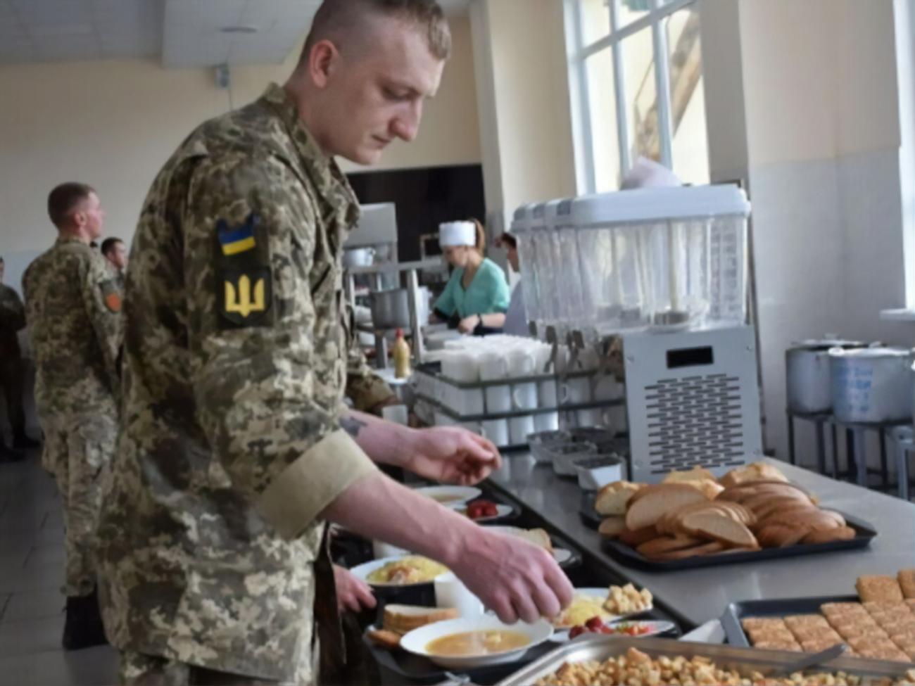 В ВСУ есть спрос на питание для людей разных вероисповеданий &ndash; глава Минобороны