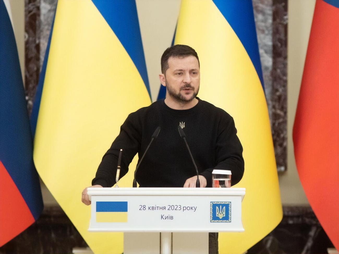 Зеленский подчеркнул, что пока процесс возвращения в Украину из России несовершеннолетних очень сложный