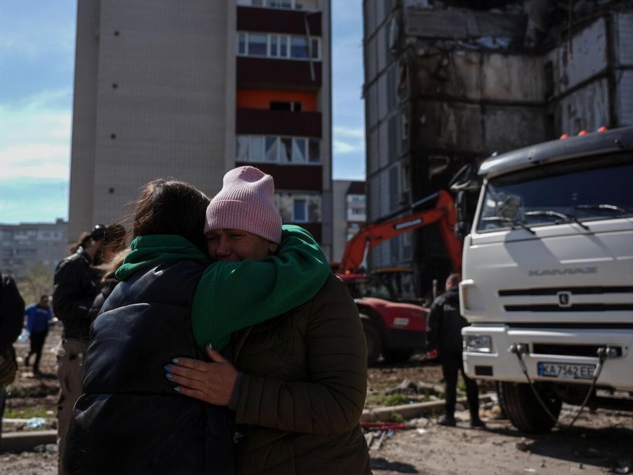 В Умани в результате ракетного удара российских оккупантов погибли 23 человека, в том числе четыре ребенка