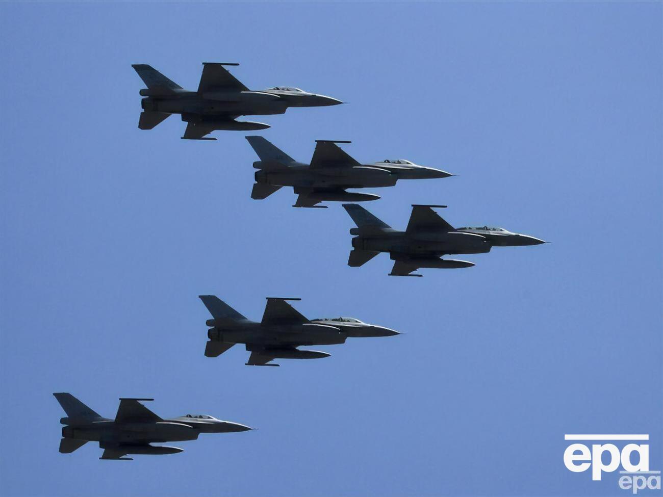 Украина призывает союзников предоставить ей боевые самолеты западного типа, в частности американские F-16