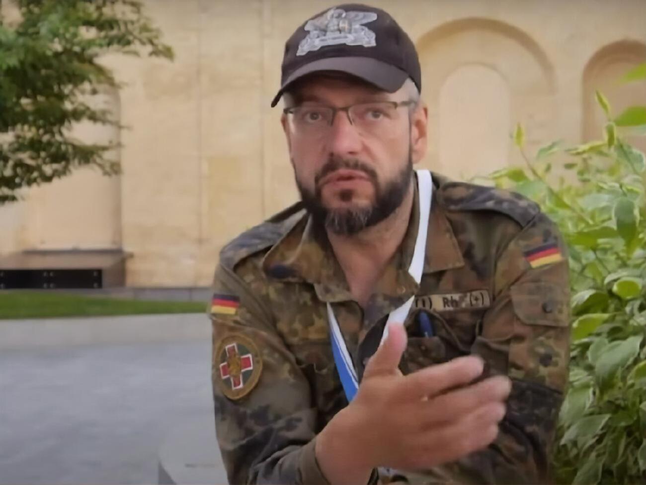 Запорожец рассказал, что с волонтерами они вывезли из Чернигова около 1 тыс. человек