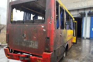 Россияне попали в ведомственный автобус в Авдеевке, в котором в то время находились два человека, отметил Кириленко
