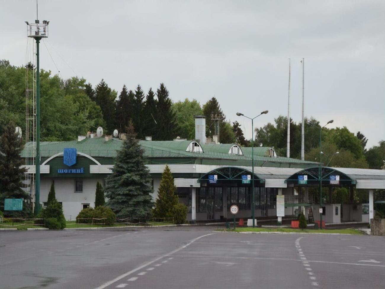 ГПСУ вернула на границе более 400 чиновников, которые не имели законных оснований для выезда из Украины, отметил Демченко