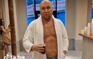 Відпочивальник назвав військового "провокатором" і сказав їхати назад у Бахмут