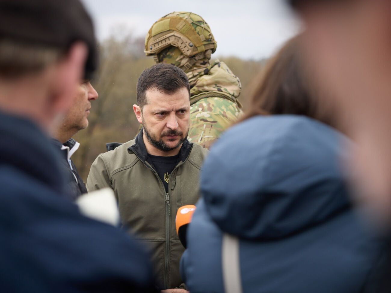 Поездку в Черниговскую область Зеленский назвал одной из самых тяжелых эмоционально