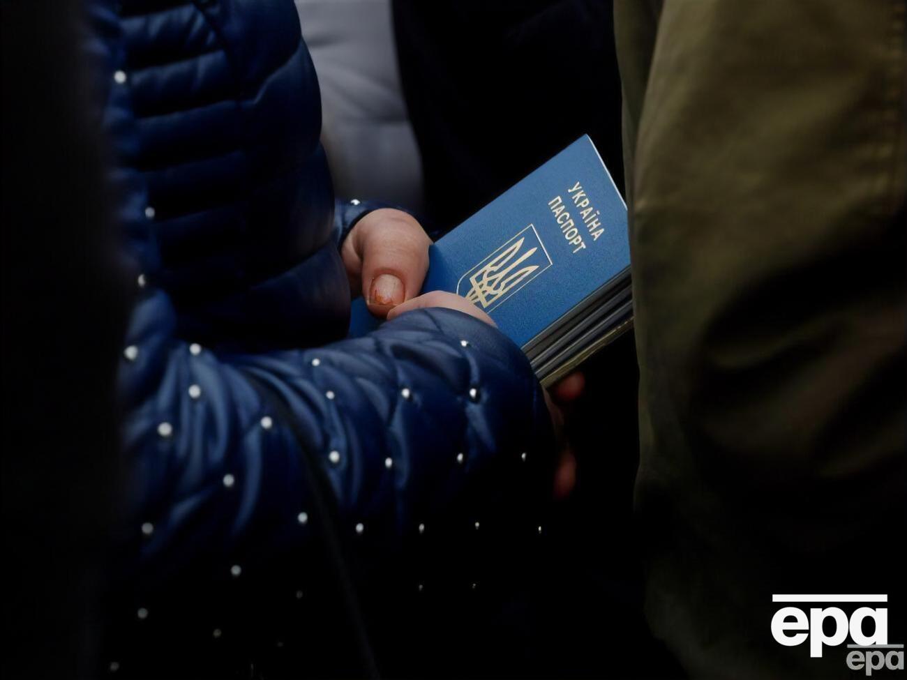 Закон предполагает, что на период оккупации местом регистрации детей будет считаться зарегистрированное место жительства их родителей