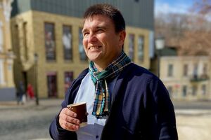 Візит Макрона до Пекіна містить низку ризиків. У нього є спокуса зіграти "європейську" карту замість "західної", яка не подобається Китаю