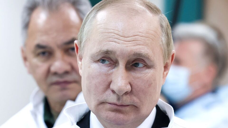 Путин не подпускает к себе сотрудников без карантина
