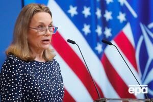 Сміт підкреслила, що НАТО не дає порад українському командуванню