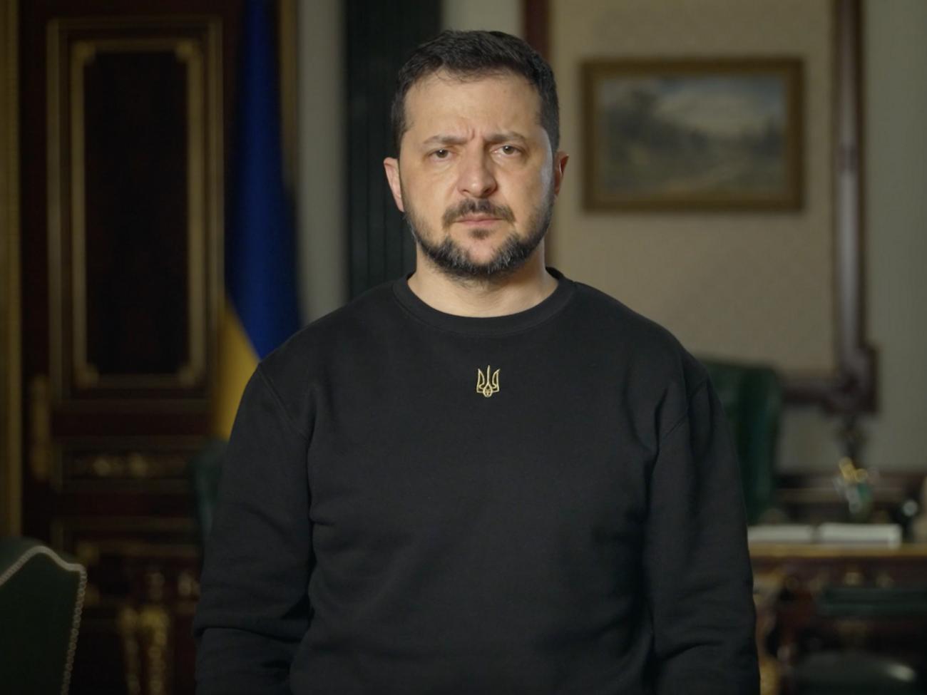 Зеленский отметил, что он постоянно на связи с командующими
