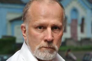 Андрусенко: Я друзям часто кажу – і керівництву районної ради, райдержадміністрації... Через Поворознюка в мене стосунки з ними псувалися, тому що я казав напряму, що всі лягли під Поворознюка. Ви що, не бачите, що він виробляє?