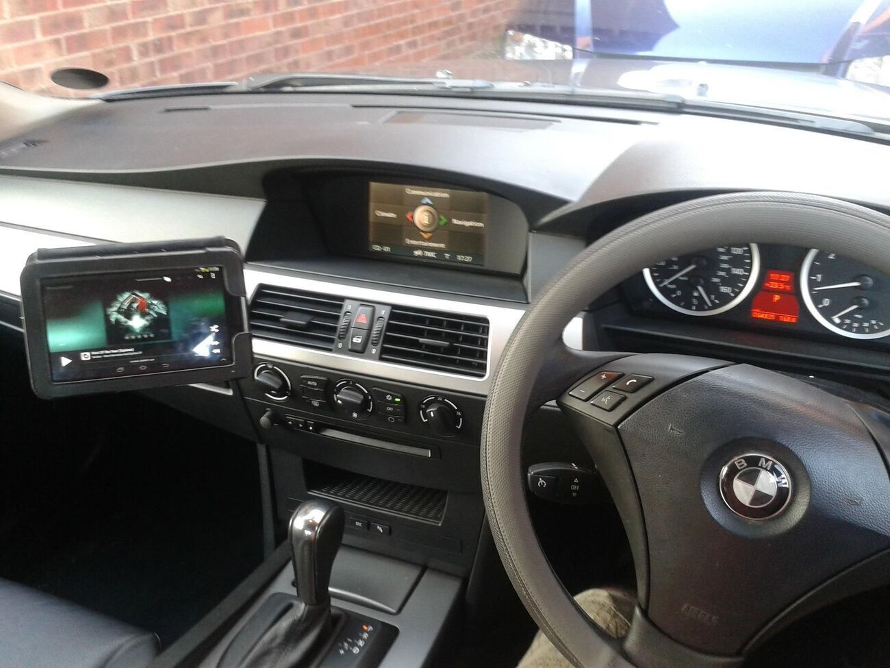 У Великобританії можна купити автомобілі, які допоможуть українським військовим, зазначив нардеп