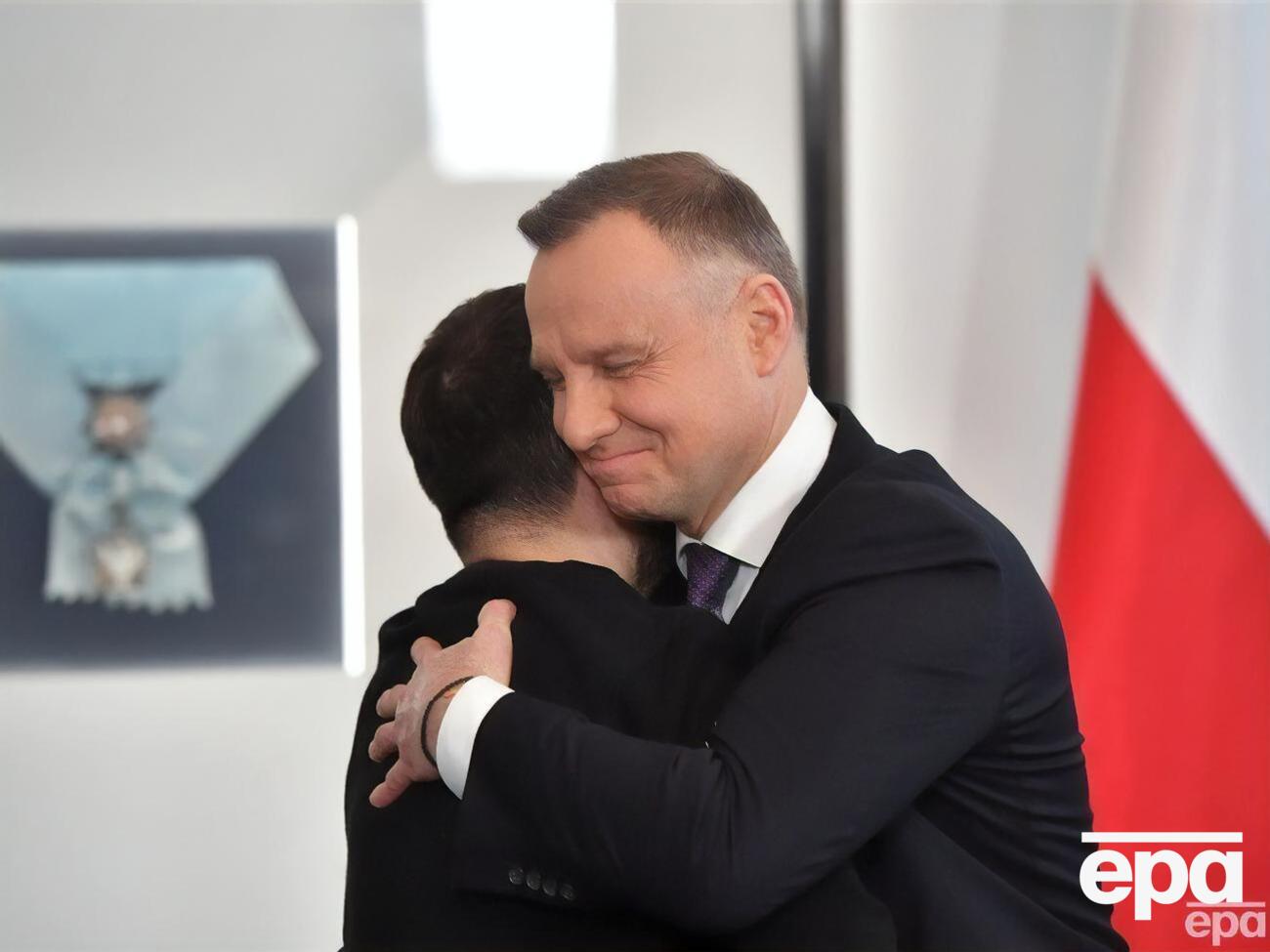 Зеленский совершает официальный визит в Польшу