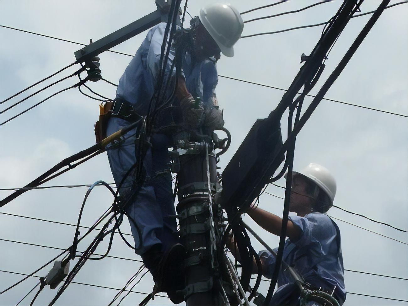 Ремонтні бригади "Укренерго" цілодобово проводять відновлювальні роботи на об'єктах високовольтної мережі