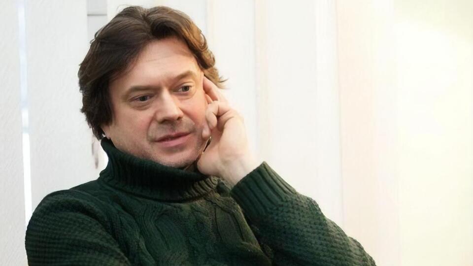 Ступка в коментарі журналістам не став ні спростовувати, ні підтверджувати інформації про аварію