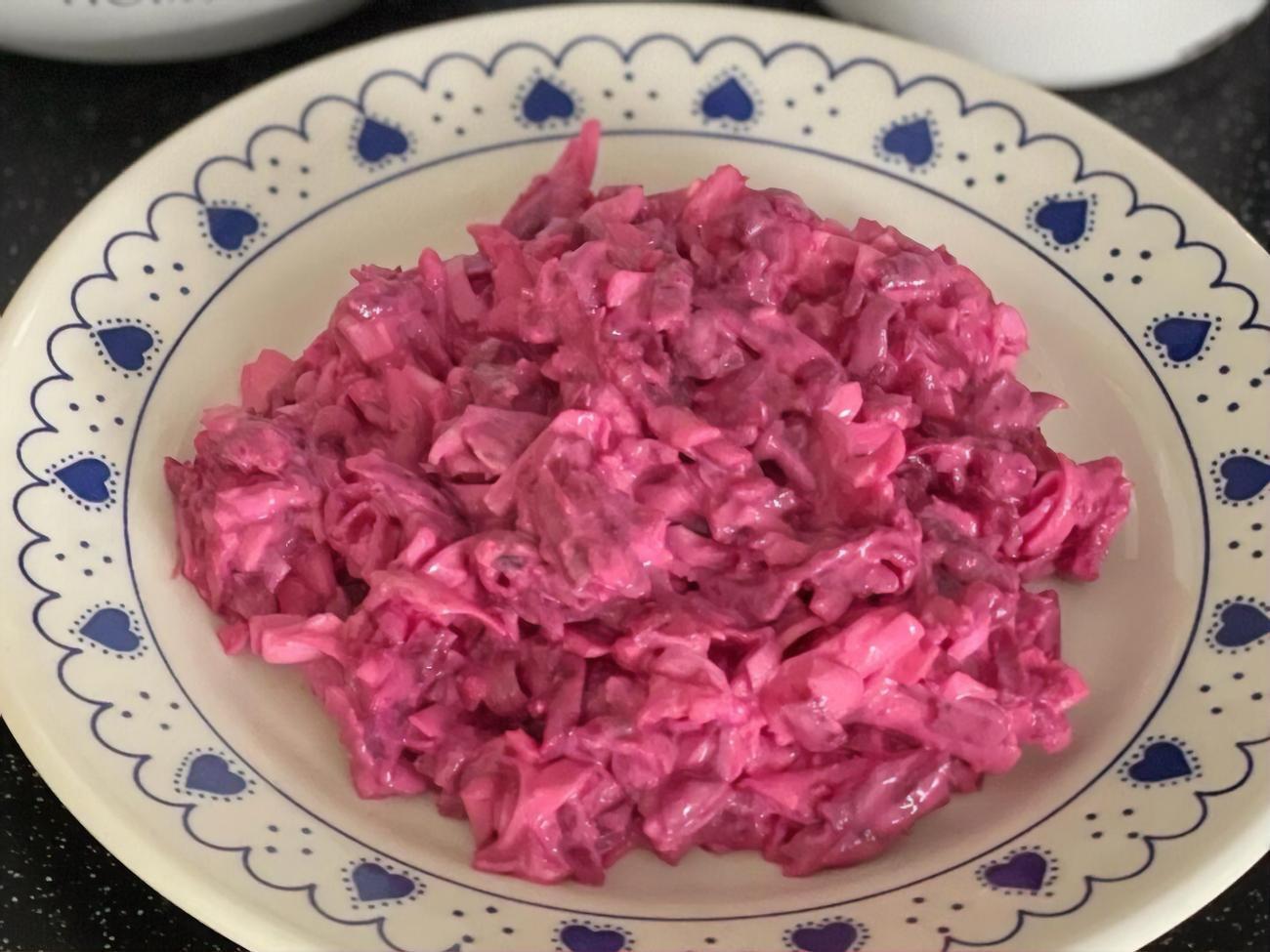 Свеклу на салат надо натереть на грубой терке