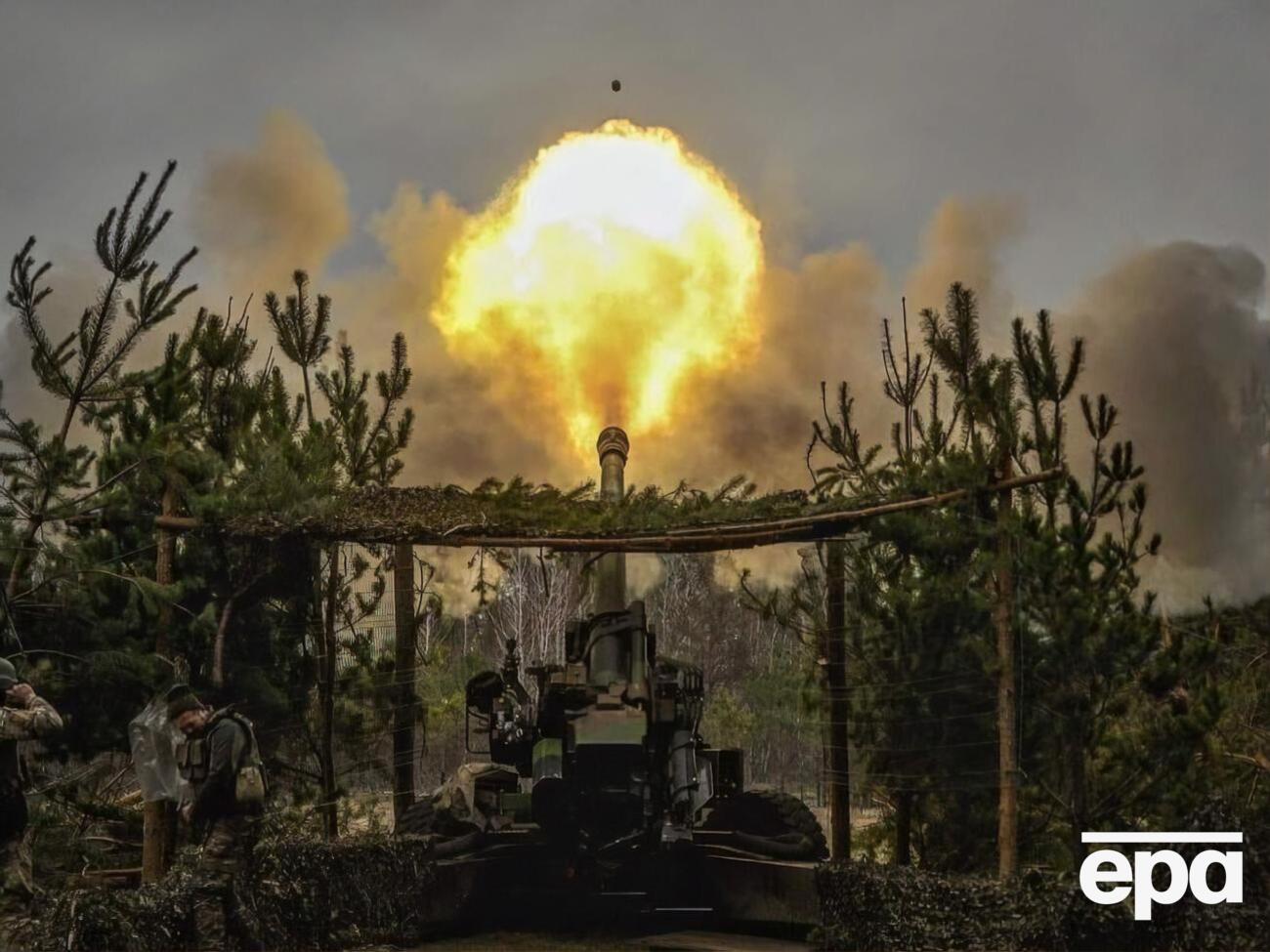 Подразделения ракетных войск и артиллерии ВСУ поразили за сутки два склада боеприпасов российских оккупантов, отметили в Генштабе