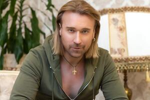 Винник не афішує особистого життя, а також не коментує виїзду за кордон