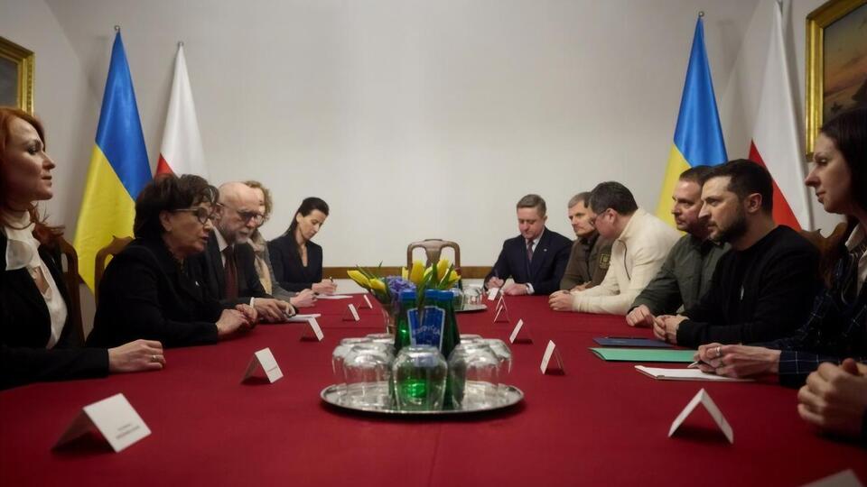 Зеленский поблагодарил руководителей польского парламента за поддержку Украины