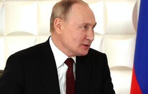 Путин несколько раз прощался с послами