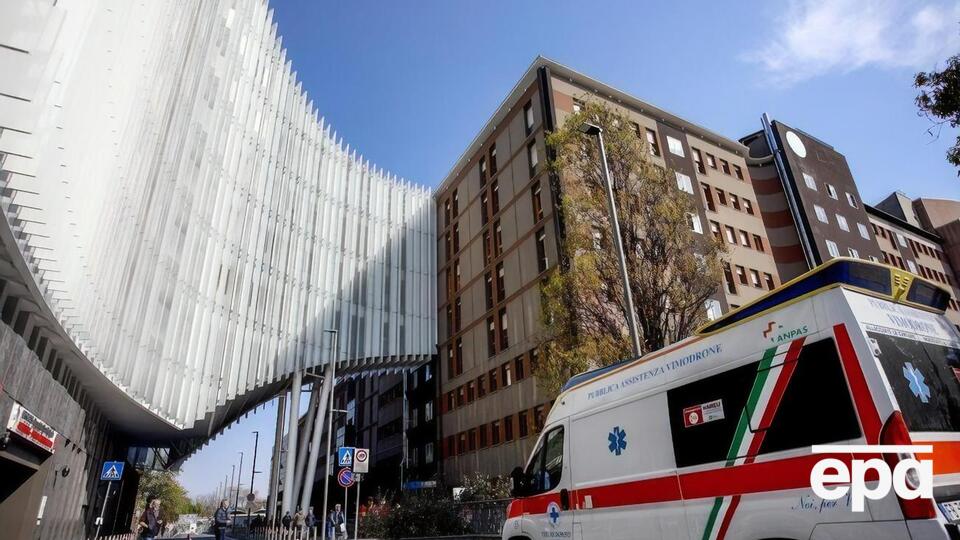 Колишній прем'єр відучора перебуває в одному зі шпиталів Мілана