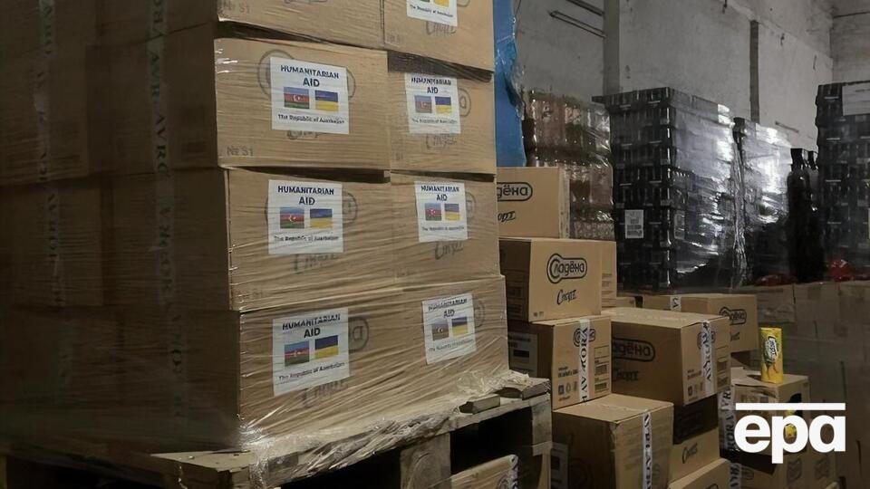 На складах хранились продукты, оборудование для пожарных и медиков из Польши, Великобритании, Азербайджана и других стран