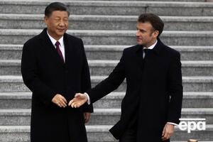 Си Цзиньпин встретил Макрона перед Народным дворцом в Пекине