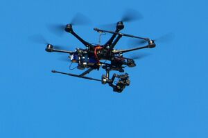 На російському заводі виявили дрон із камерами, який упав