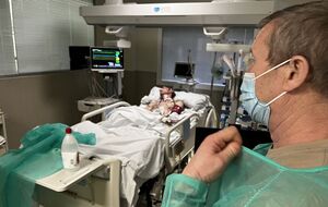 Щойно стан військового стабілізувався, його реанімобілем доправили в Іспанію