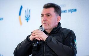 Данилов: Путин не появляется среди людей