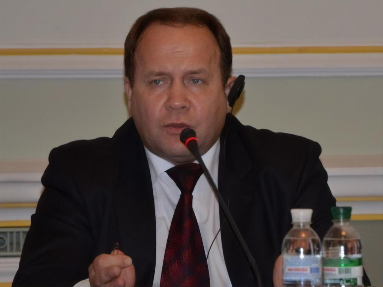 По версии следствия, Магута помог подчиненной оформить на своего родственника служебную квартиру