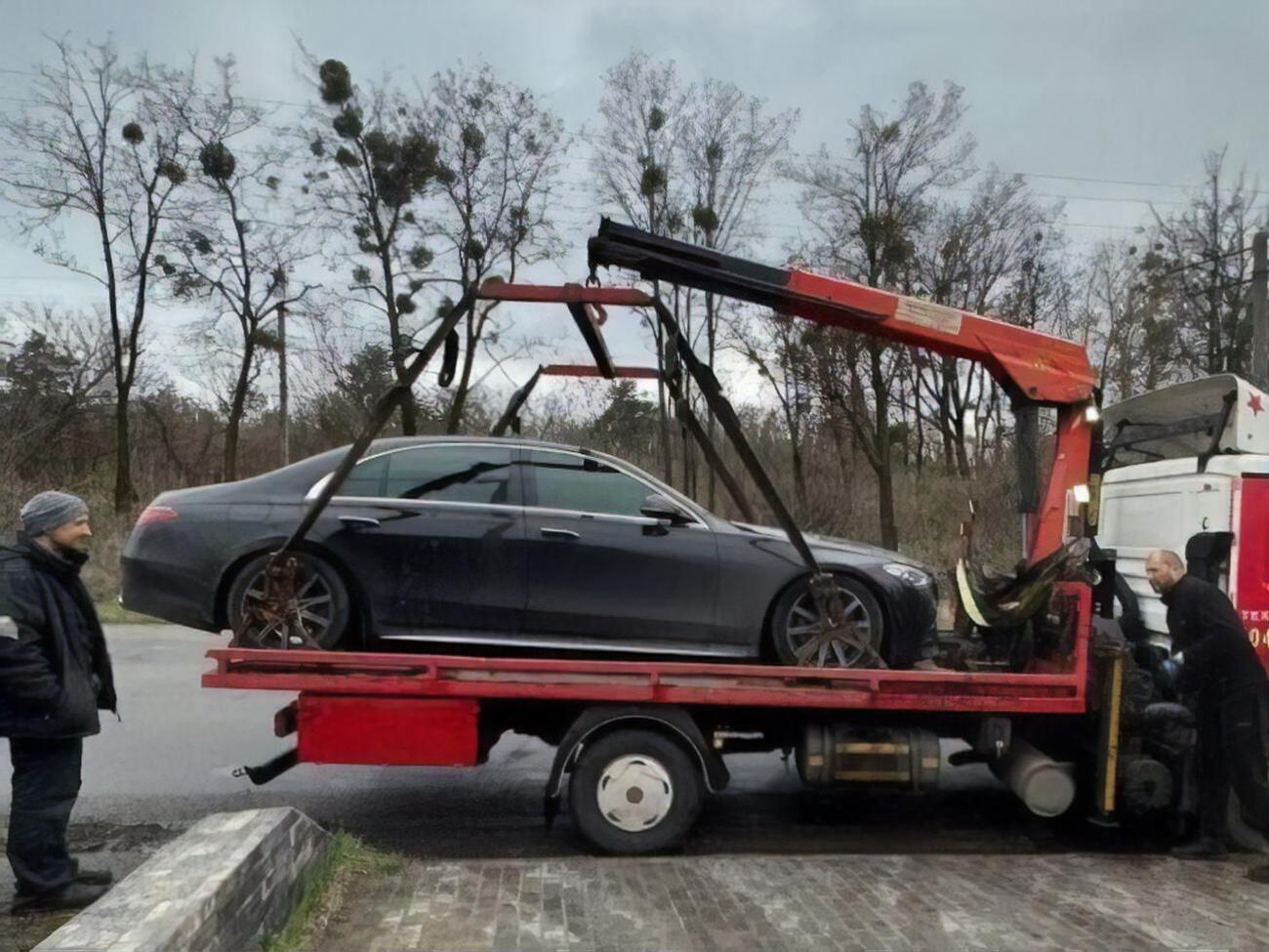 Після огляду ДБР вилучило автомобіль адвоката, його дружини та юридичної фірми