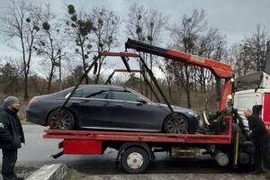 Після огляду ДБР вилучило автомобіль адвоката, його дружини та юридичної фірми